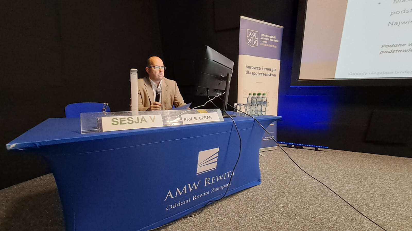 Zdjęcie przedstawiające przewodniczącego sesji V: dr hab. inż. Bartosz Ceran, prof.PP